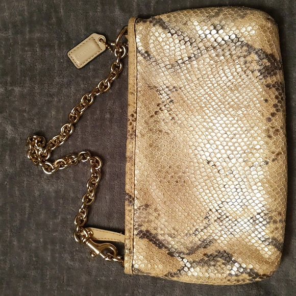 Coach shimmer snakeskin pattern wristlet/bag in cream & gray w/ gold hardware - Picture 4 of 14